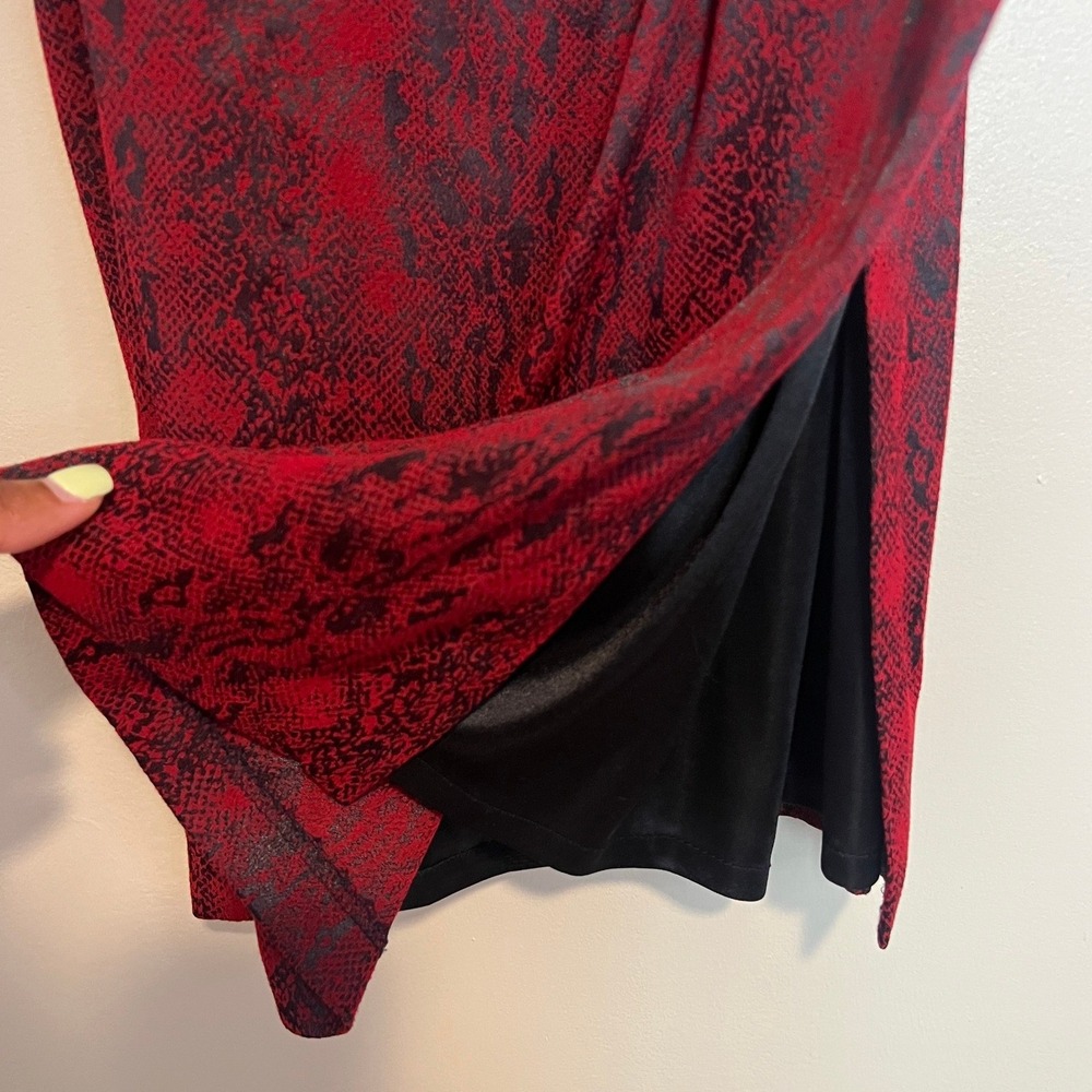 Express World Brand Red Black Snakeskin Print Spaghetti Strap Midi Dress Size 6 - Picture 4 of 11